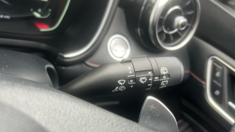 MG Hs 1.5 T-GDI Exclusive 5dr DCT Petrol Hatchback